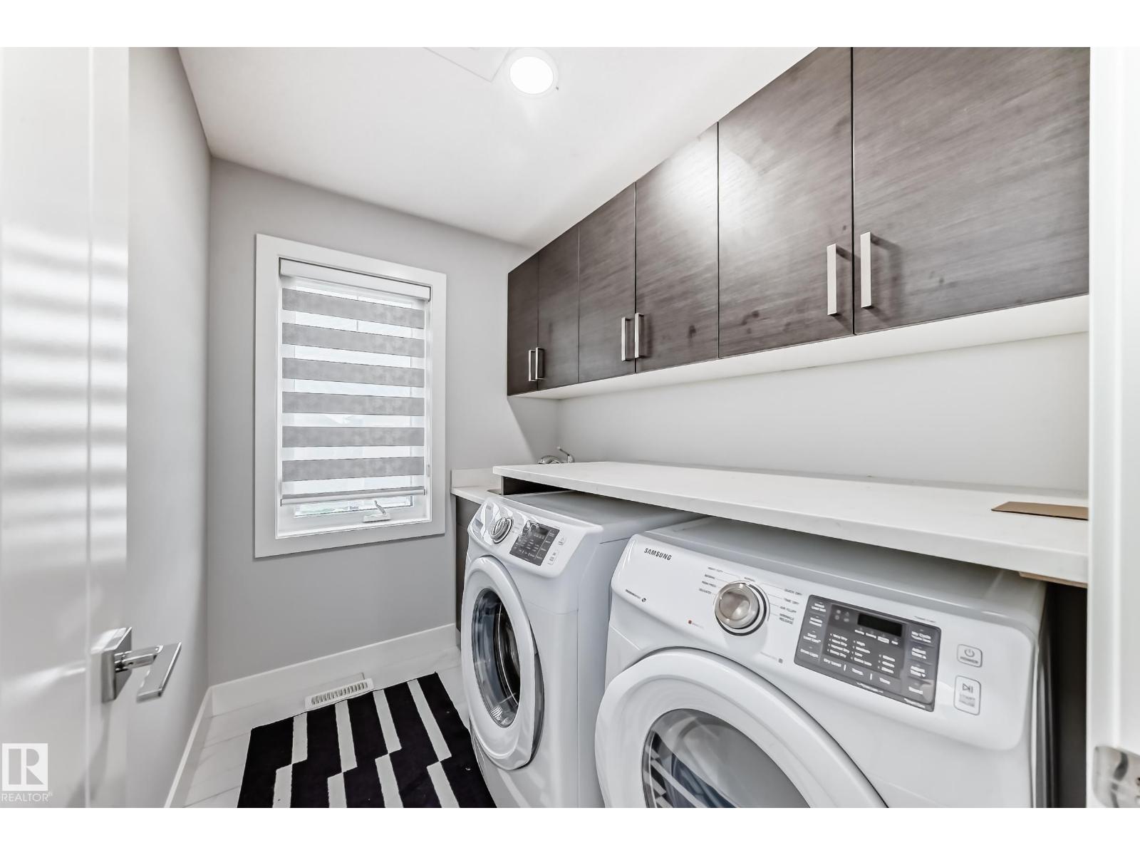 Photo 11 of 6105 19 A Av Sw, Edmonton AB