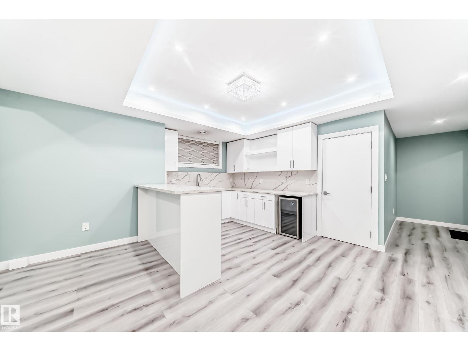 Photo 36 of 6105 19 A Av Sw, Edmonton AB