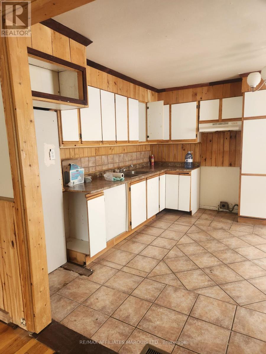 Photo 15 of 329 Carleton Street, Cornwall ON