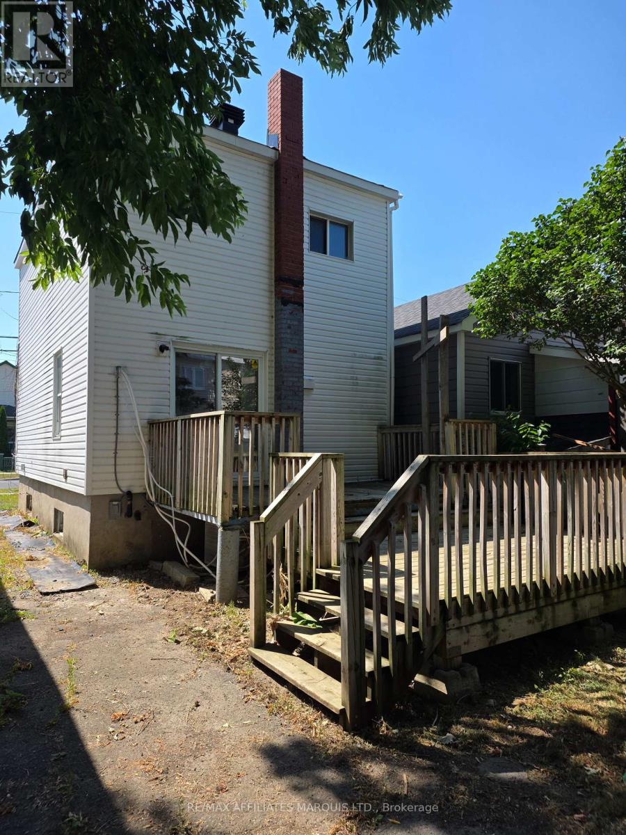 Photo 20 of 329 Carleton Street, Cornwall ON