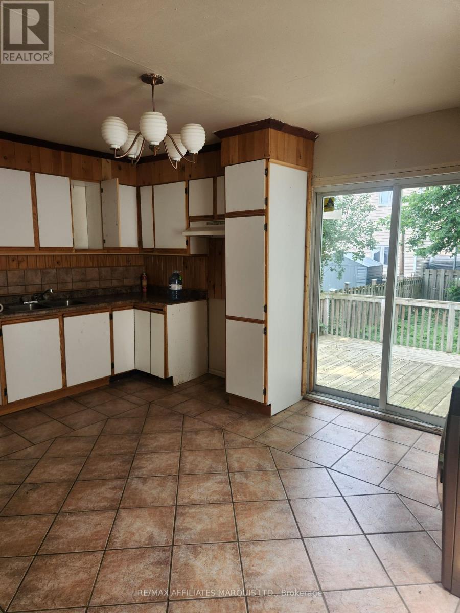 Photo 8 of 329 Carleton Street, Cornwall ON