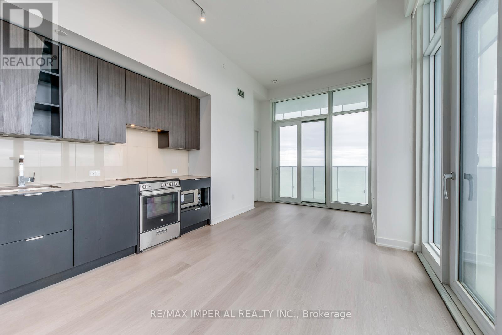 Photo 13 of 4909 3883 Quartz Road, Mississauga ON