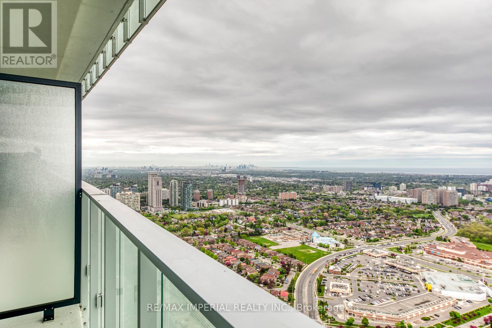 Photo 3 of 4909 3883 Quartz Road, Mississauga ON