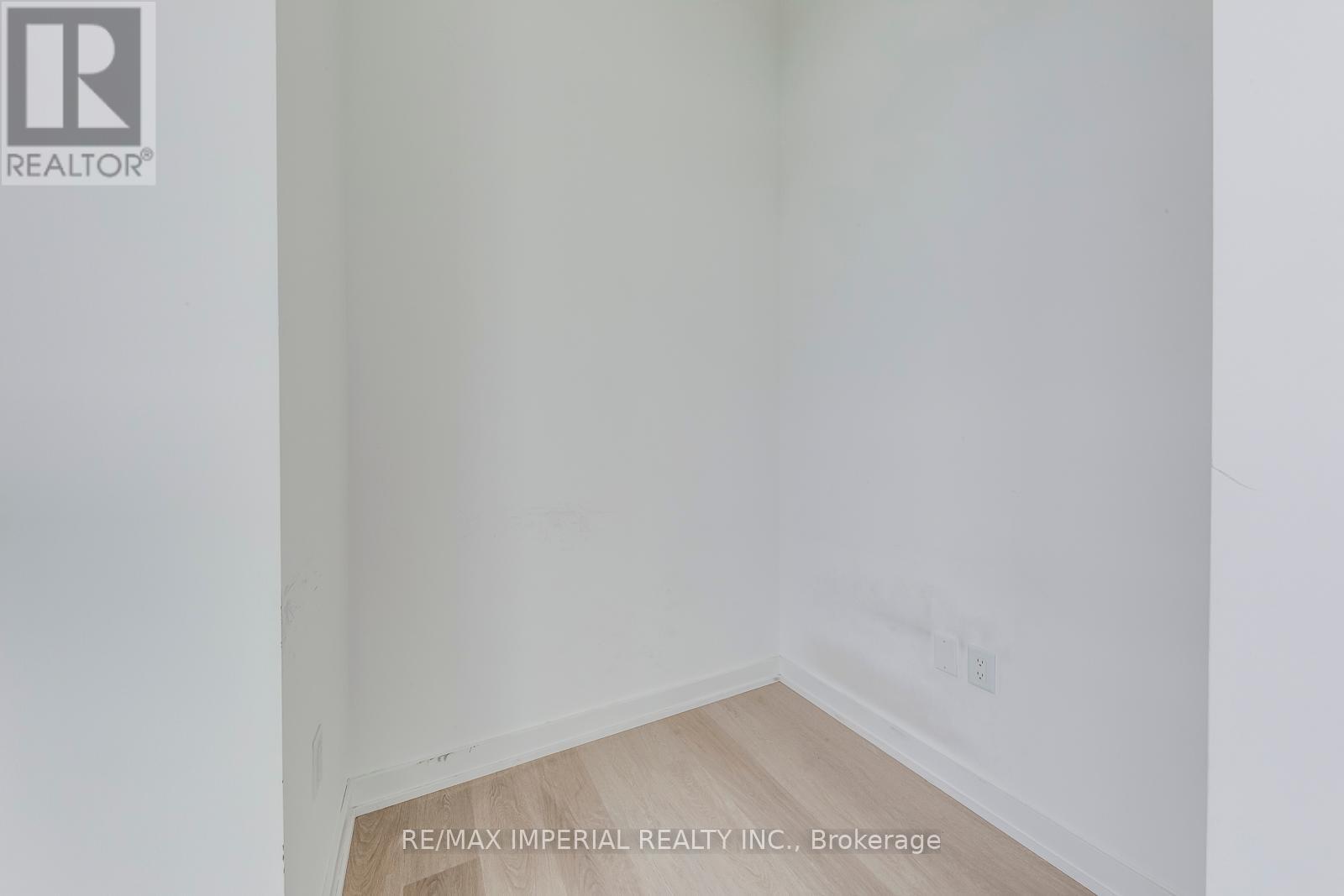Photo 19 of 4909 3883 Quartz Road, Mississauga ON