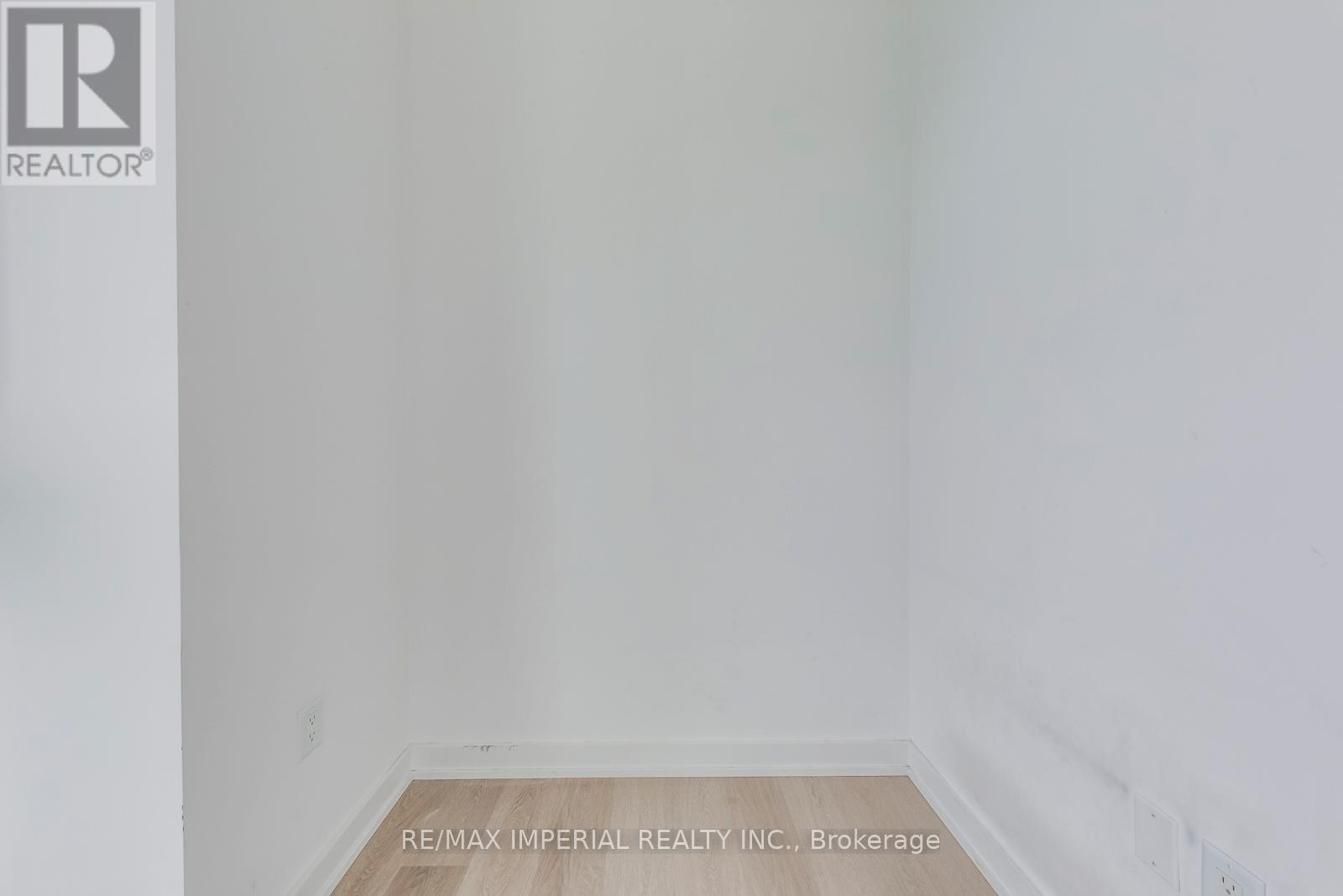 Photo 6 of 4909 3883 Quartz Road, Mississauga ON