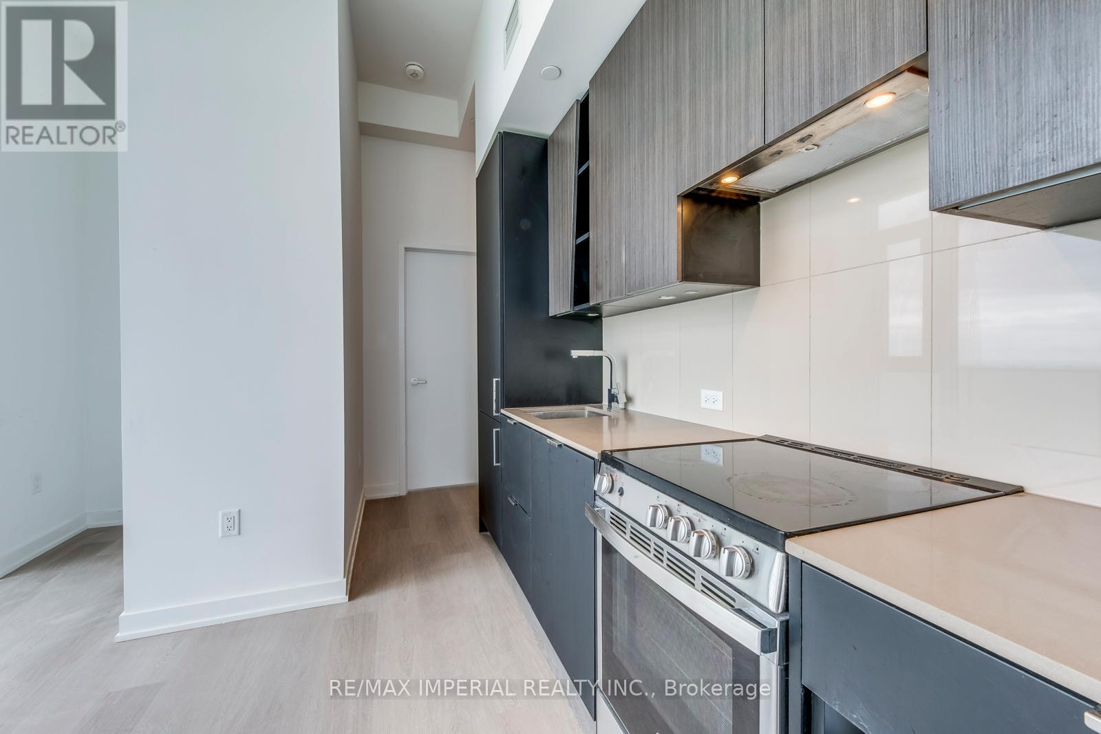 Photo 7 of 4909 3883 Quartz Road, Mississauga ON