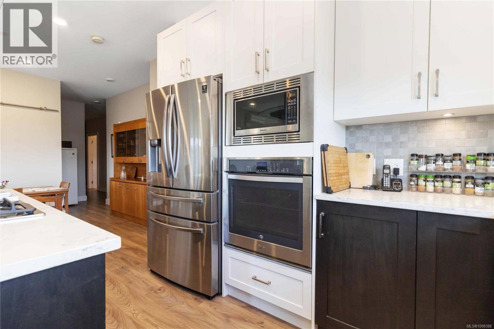Single Family House for Sale in   Travino Lane Saanich 