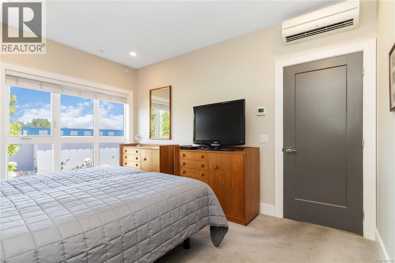 Single Family House for Sale in   Travino Lane Saanich 