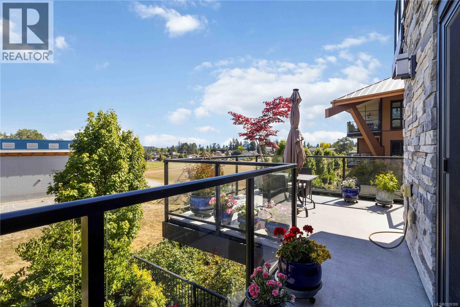 Single Family House for Sale in   Travino Lane Saanich 