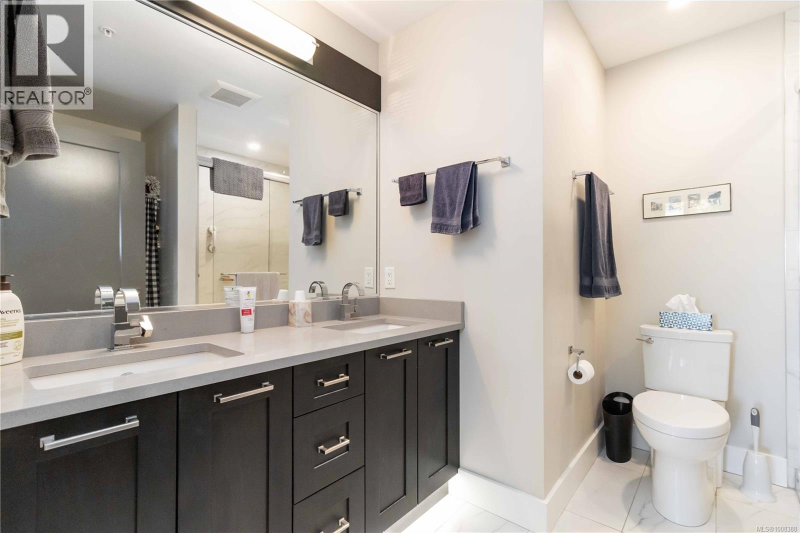Single Family House for Sale in   Travino Lane Saanich 