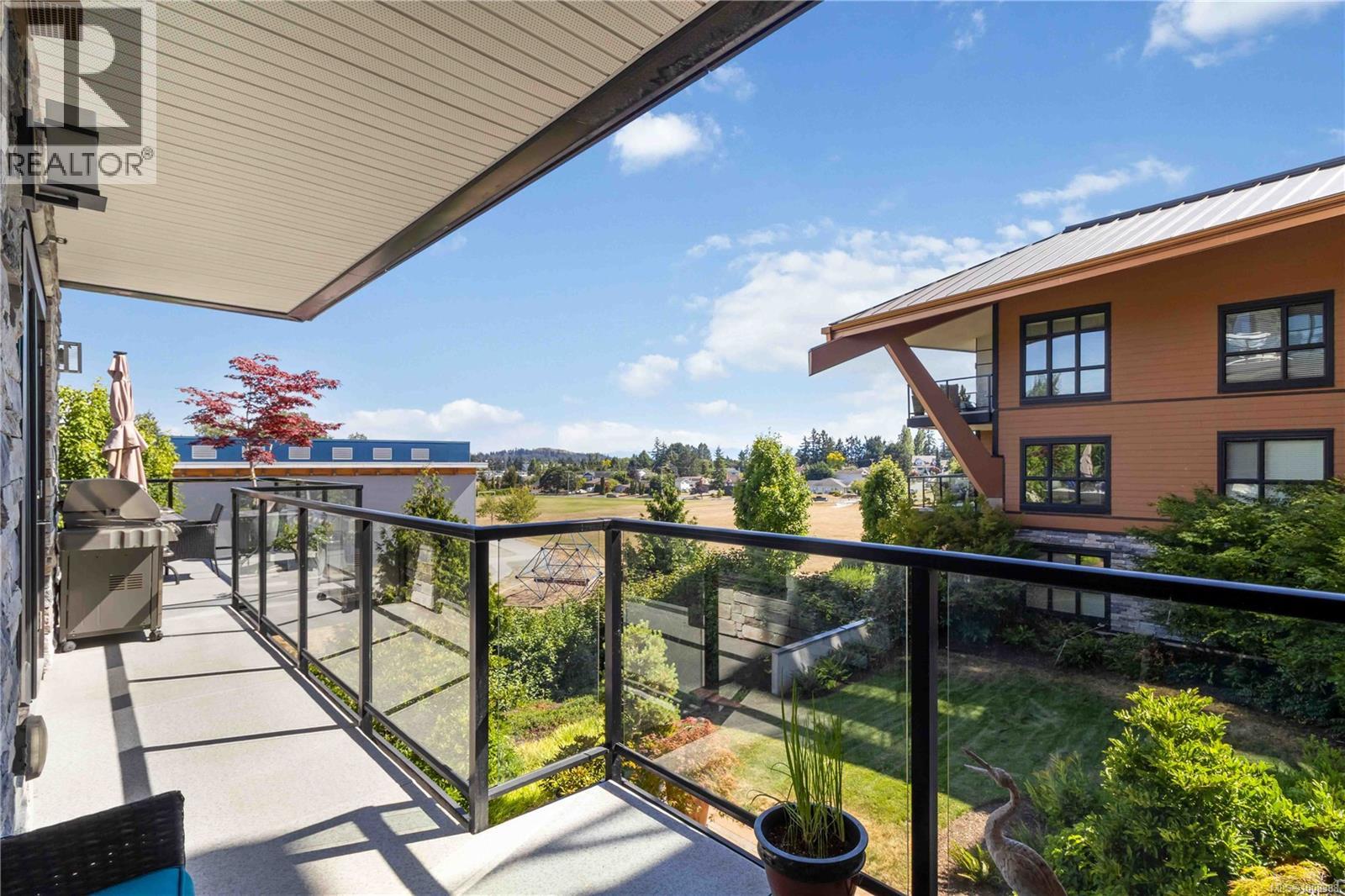 Single Family House for Sale in   Travino Lane Saanich 