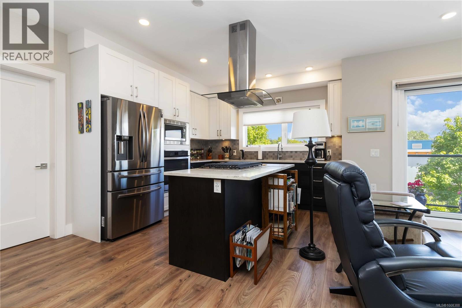 Single Family House for Sale in   Travino Lane Saanich 