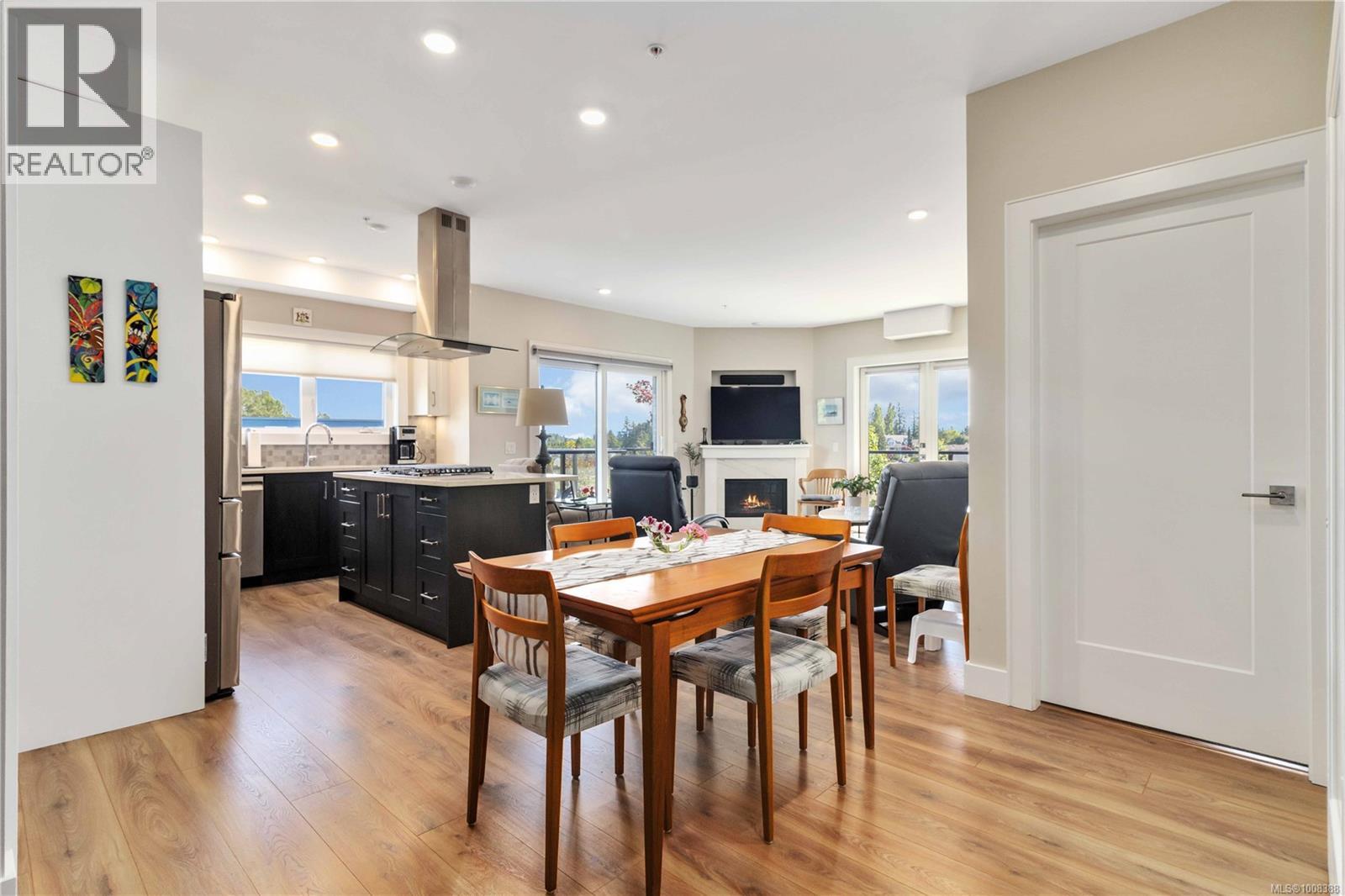 Single Family House for Sale in   Travino Lane Saanich 