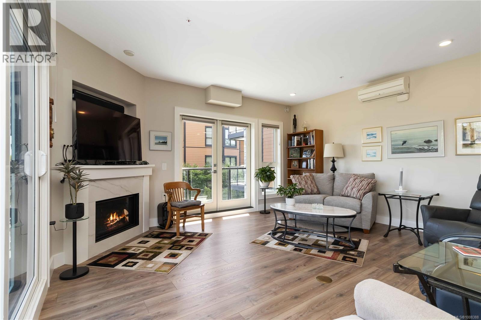 Single Family House for Sale in   Travino Lane Saanich 