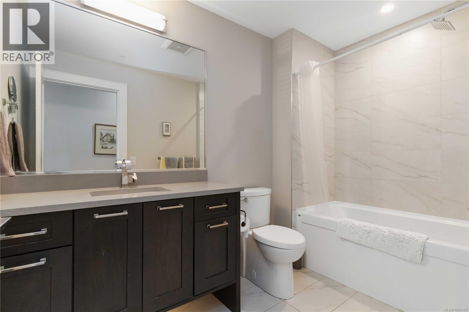 Single Family House for Sale in   Travino Lane Saanich 