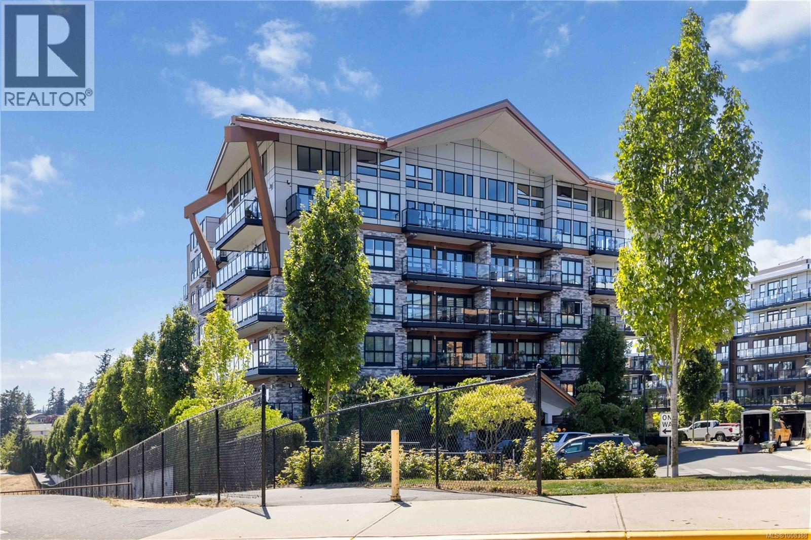 Single Family House for Sale in   Travino Lane Saanich 
