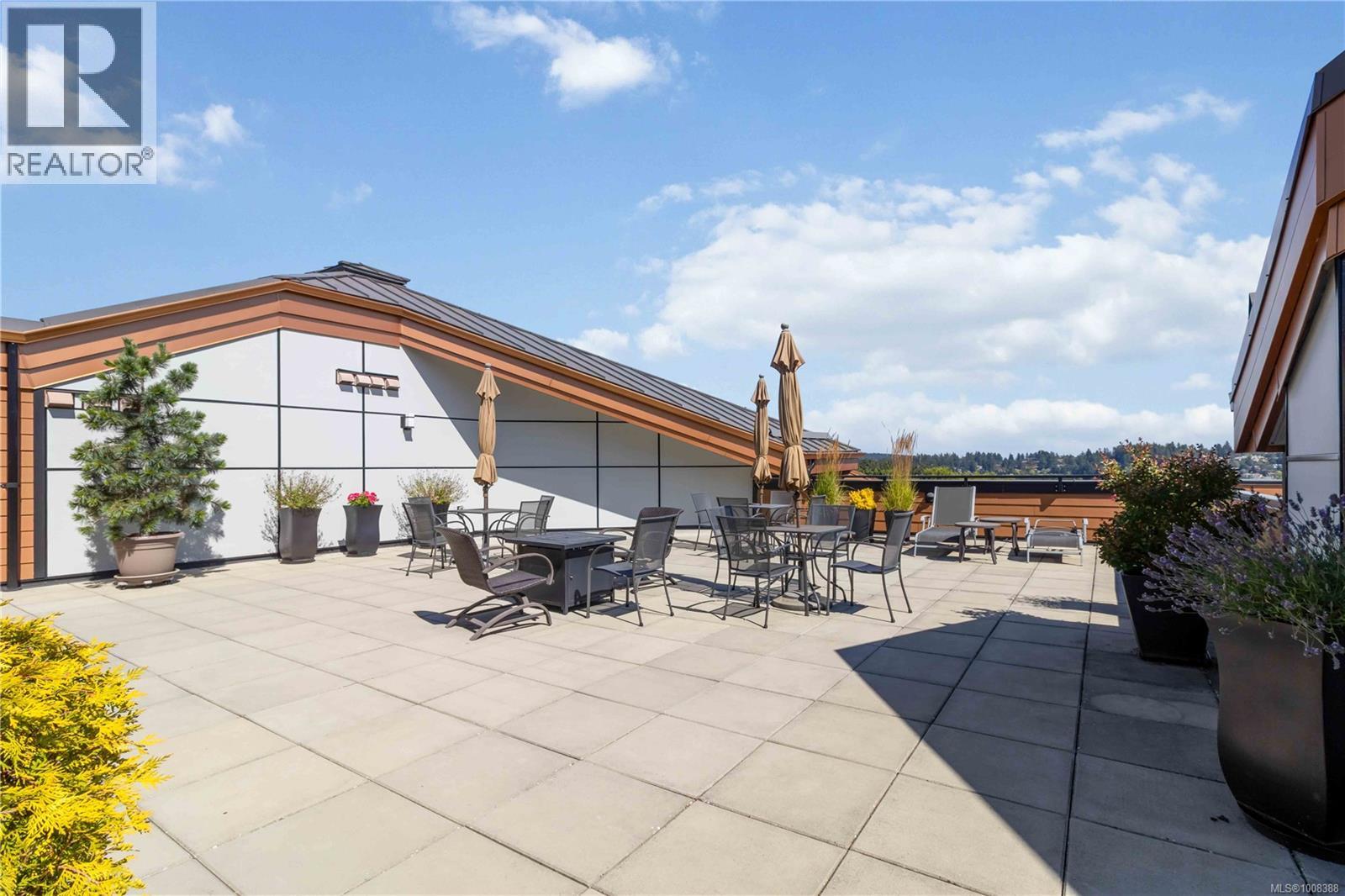 Single Family House for Sale in   Travino Lane Saanich 