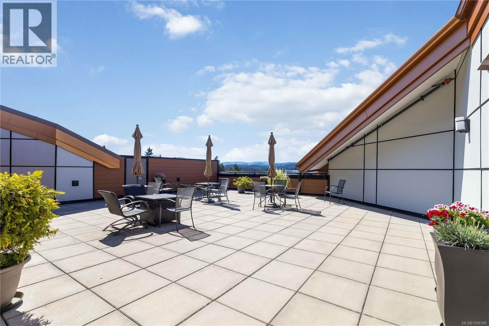 Single Family House for Sale in   Travino Lane Saanich 