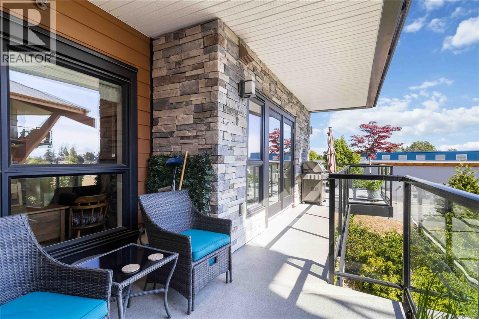 Single Family House for Sale in   Travino Lane Saanich 
