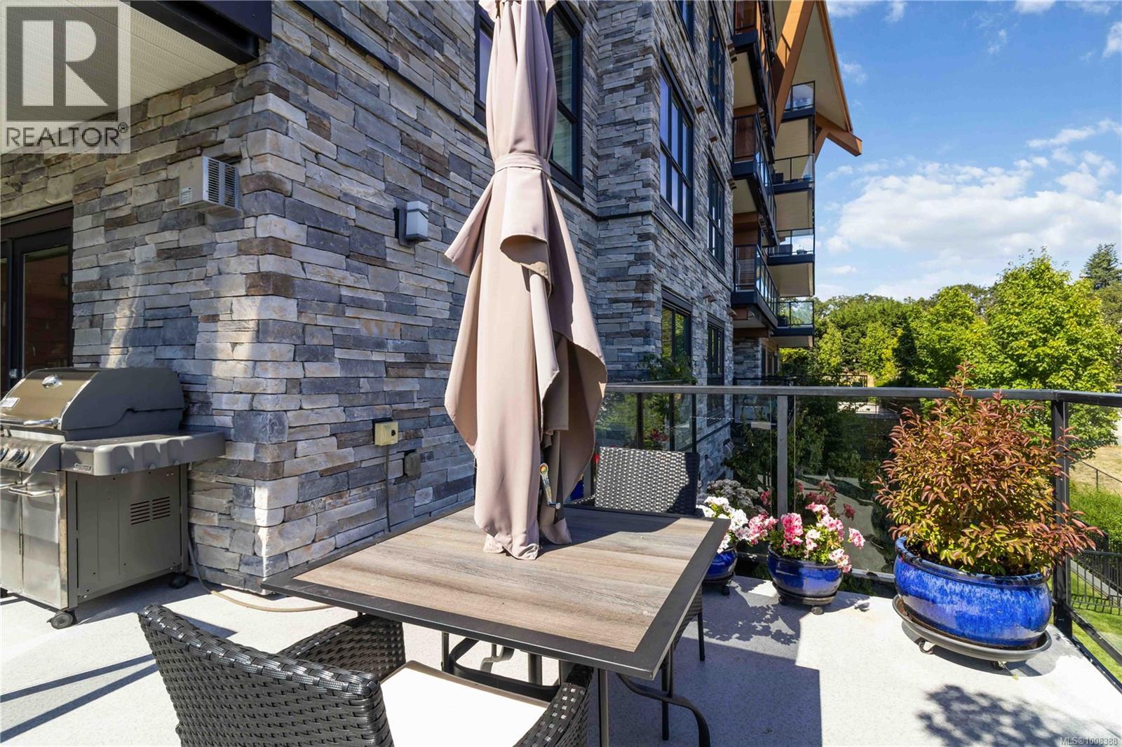 Single Family House for Sale in   Travino Lane Saanich 