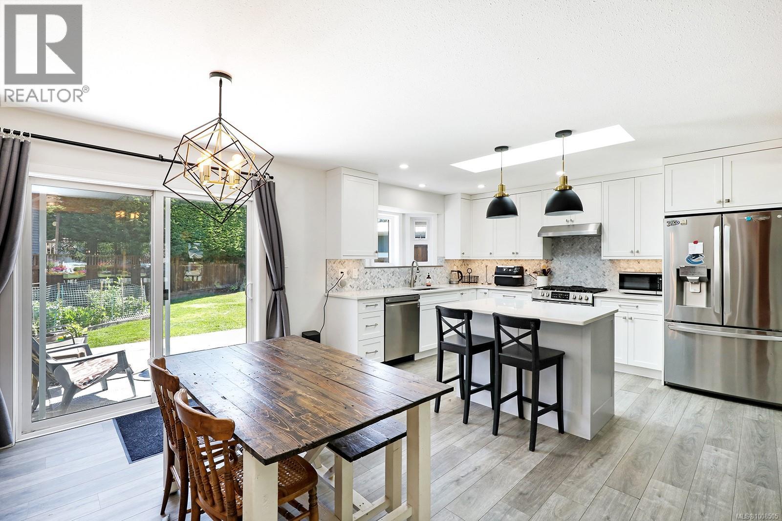 Photo 30 of 2695 Carstairs Dr, Courtenay BC