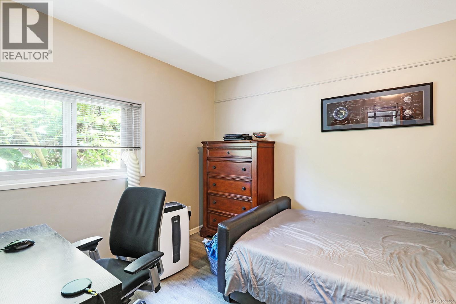 Photo 3 of 2695 Carstairs Dr, Courtenay BC