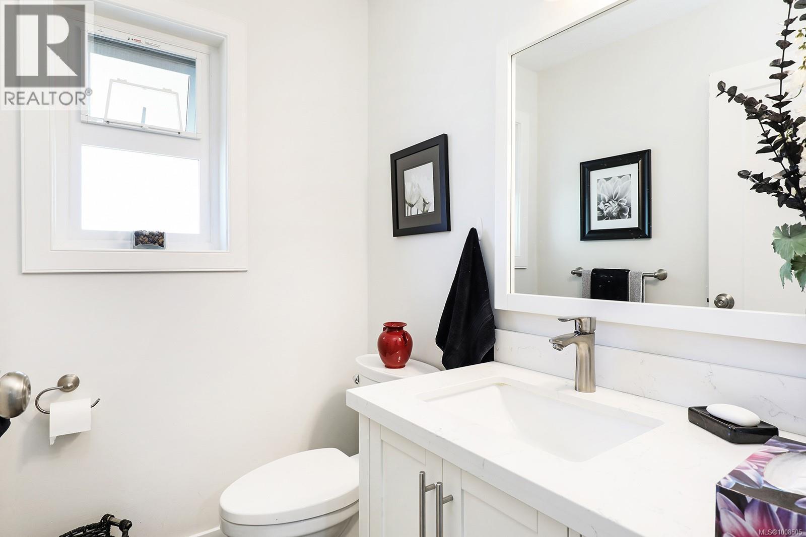 Photo 18 of 2695 Carstairs Dr, Courtenay BC