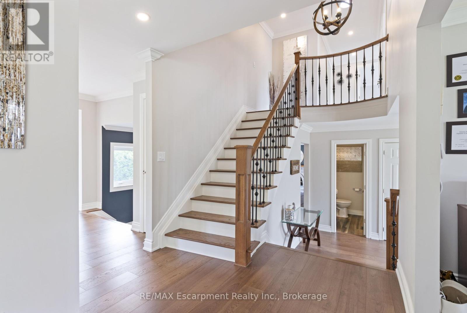 Photo 20 of 2119 Agincourt Crescent, Burlington ON