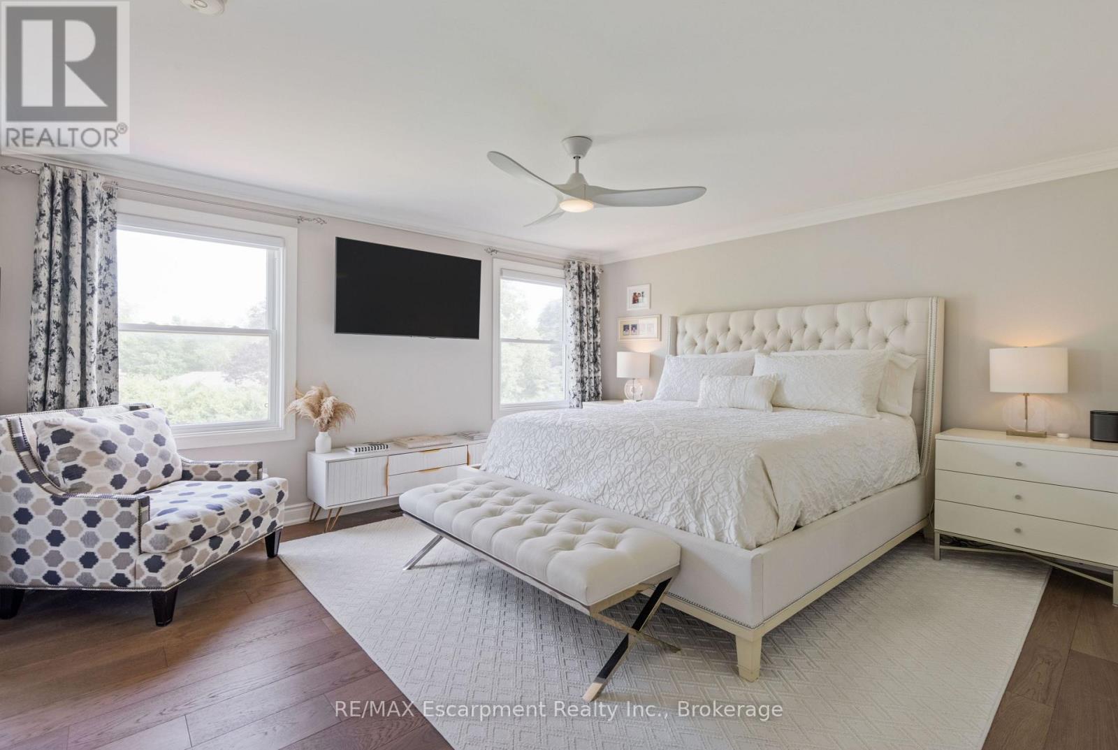 Photo 21 of 2119 Agincourt Crescent, Burlington ON