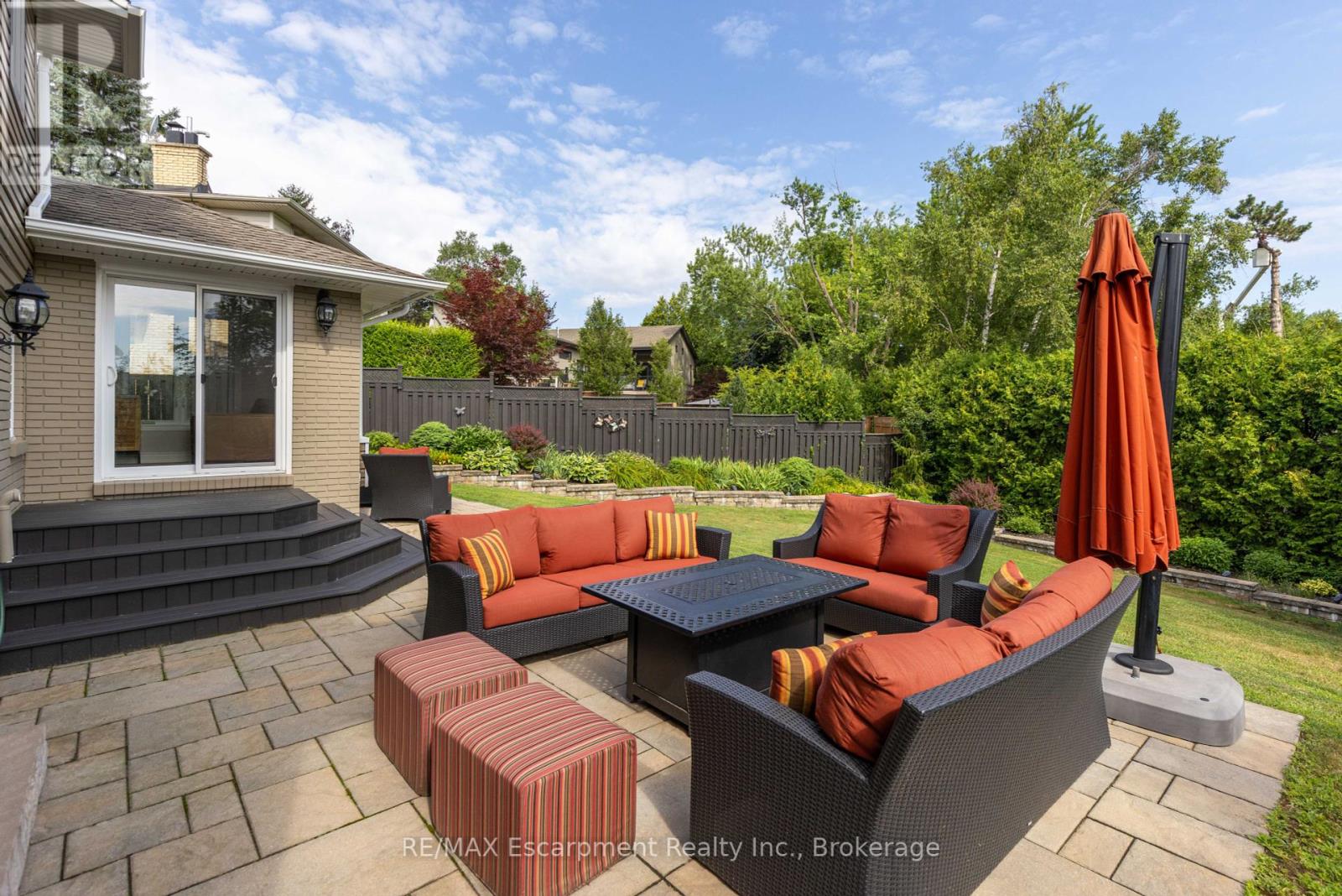 Photo 37 of 2119 Agincourt Crescent, Burlington ON