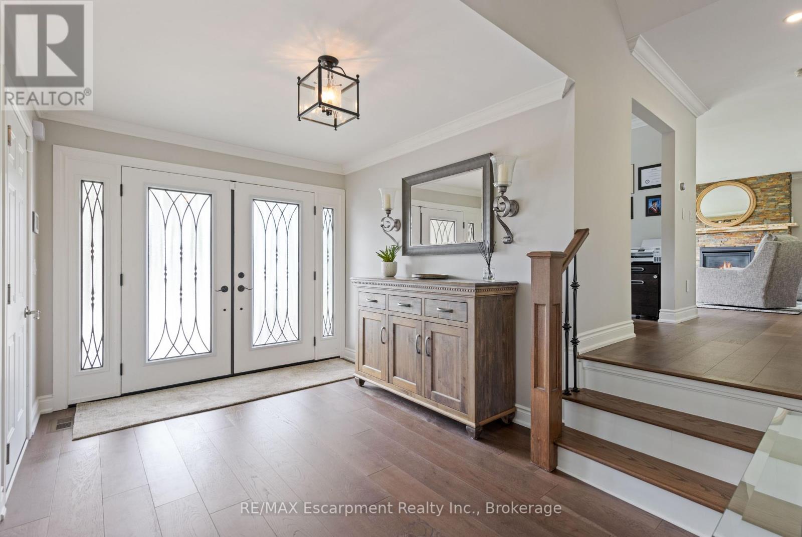 Photo 7 of 2119 Agincourt Crescent, Burlington ON