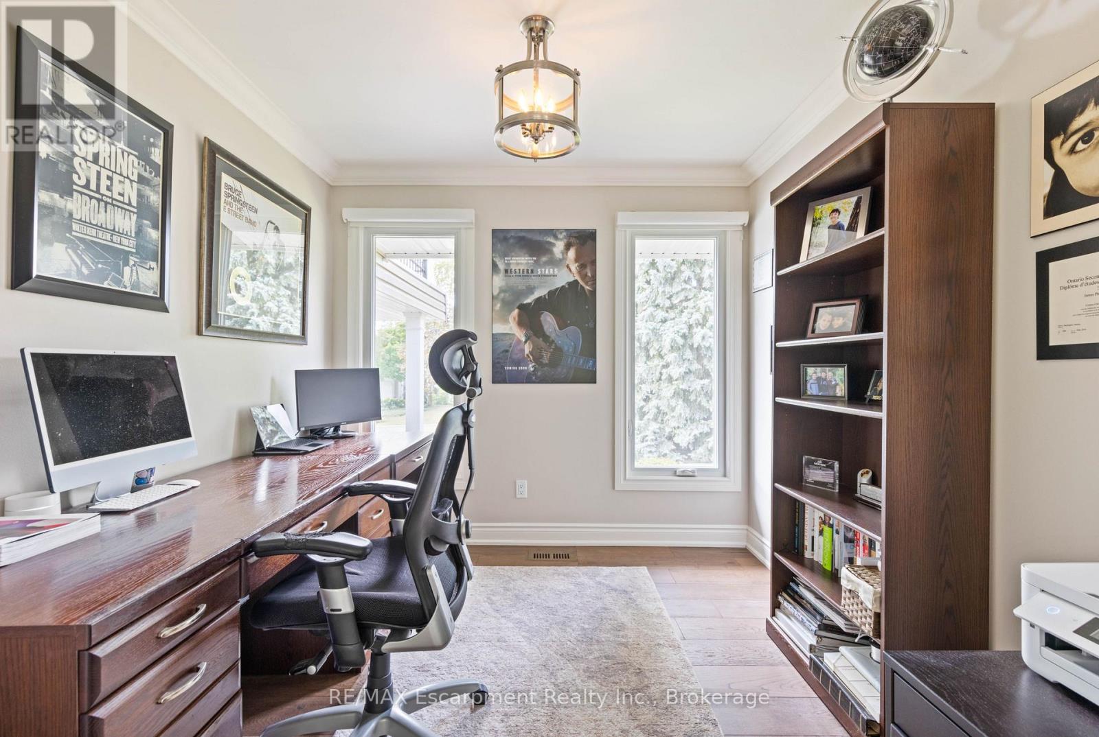 Photo 8 of 2119 Agincourt Crescent, Burlington ON