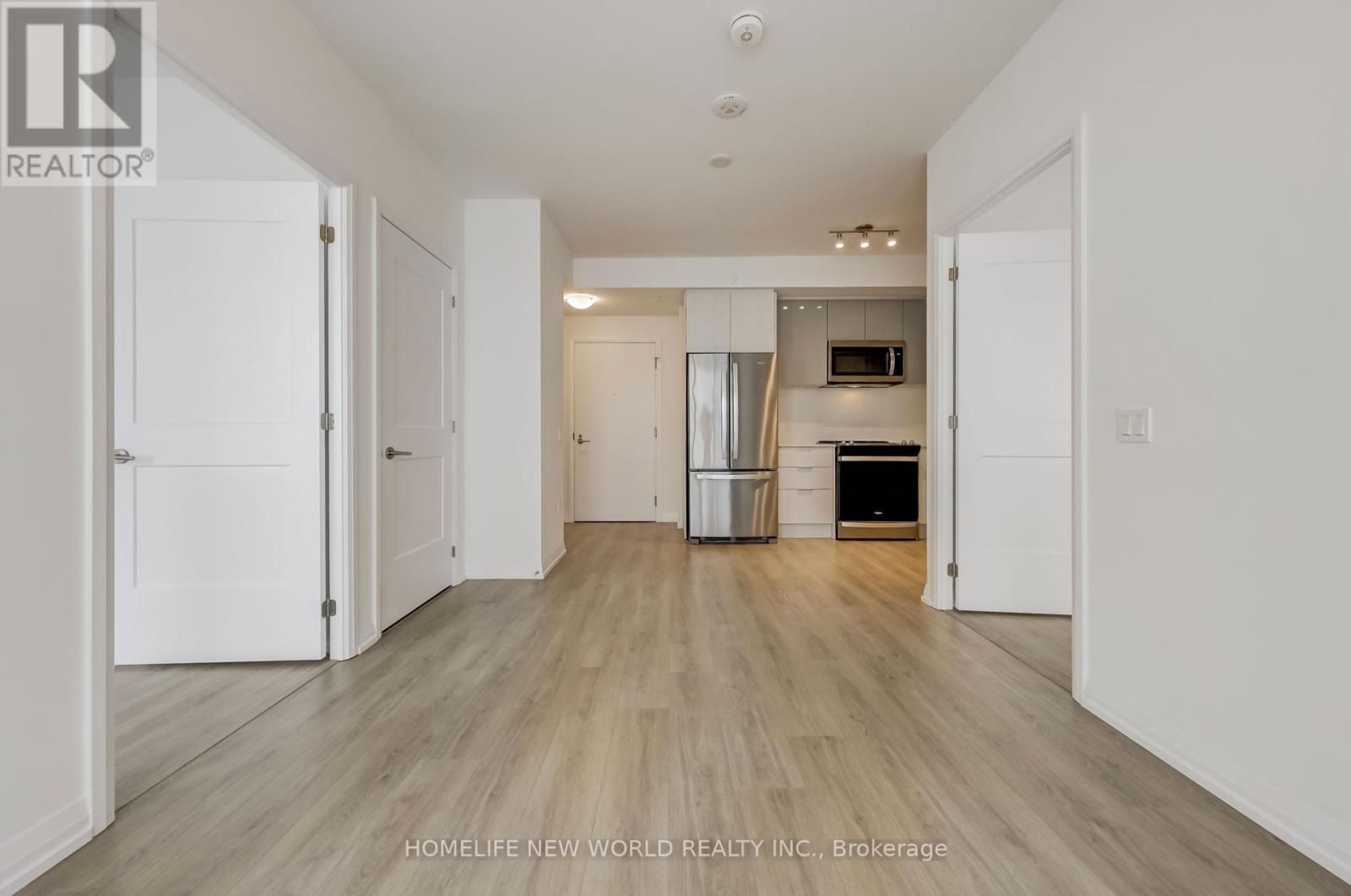 Photo 6 of 1011 50 Dunfield Avenue, Toronto ON