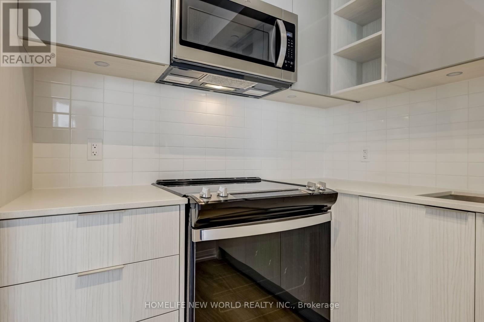Photo 5 of 1011 50 Dunfield Avenue, Toronto ON