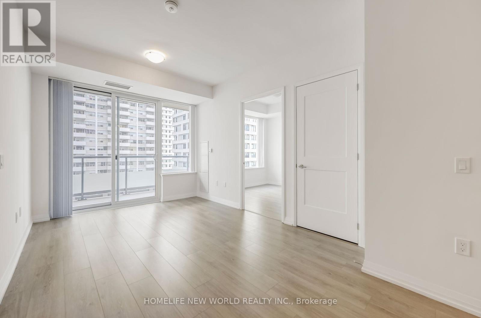 Photo 8 of 1011 50 Dunfield Avenue, Toronto ON