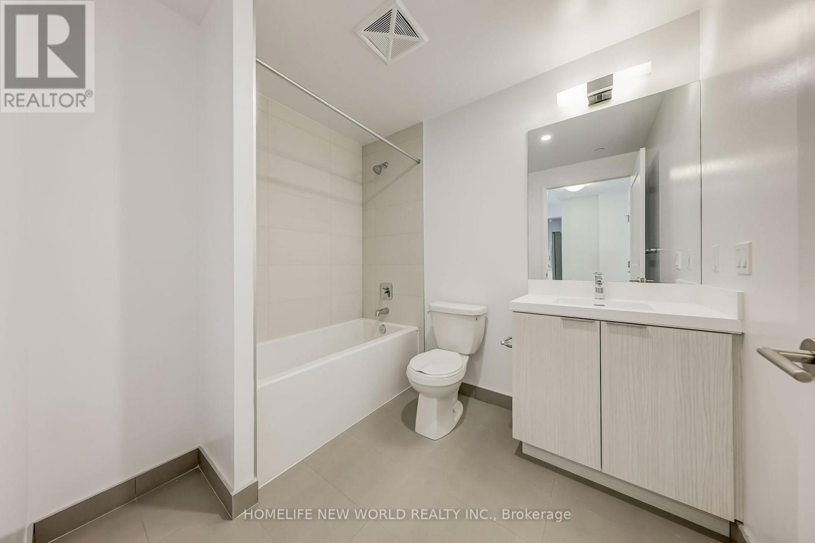 Photo 10 of 1011 50 Dunfield Avenue, Toronto ON