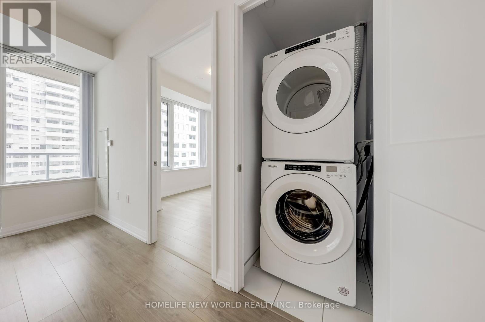 Photo 1 of 1011 50 Dunfield Avenue, Toronto ON