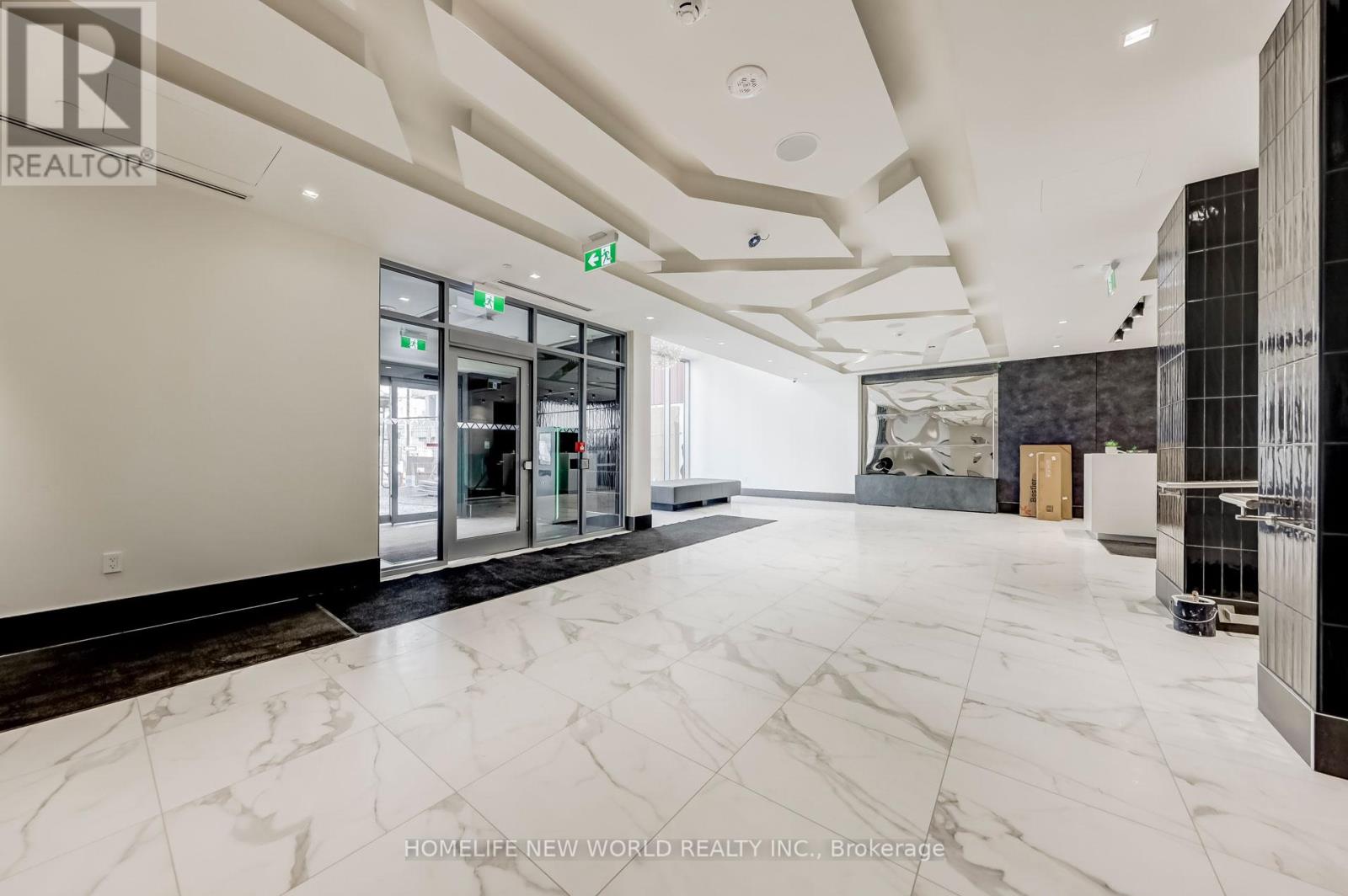 Photo 2 of 1011 50 Dunfield Avenue, Toronto ON