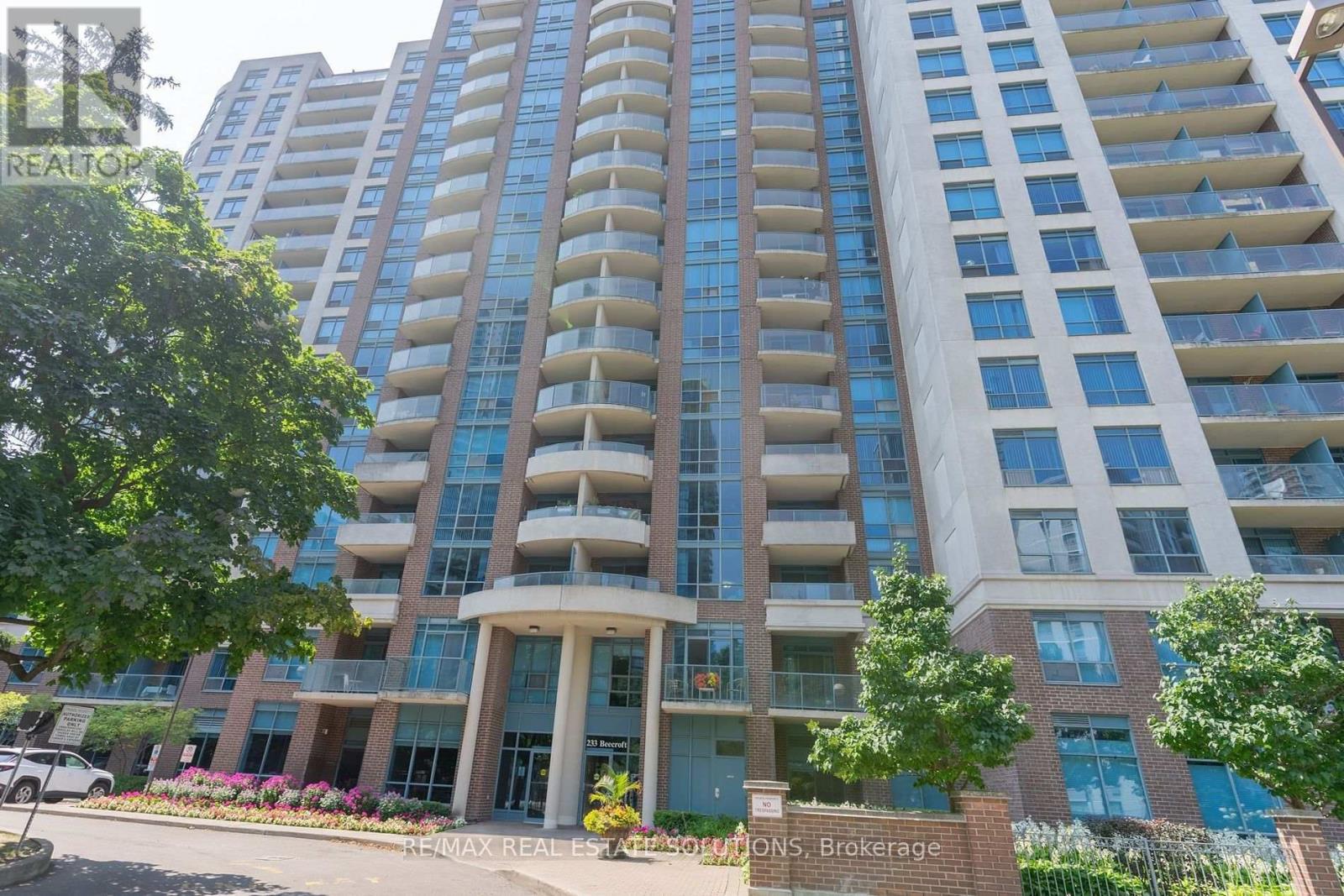 Photo 6 of 910 233 Beecroft Road, Toronto ON