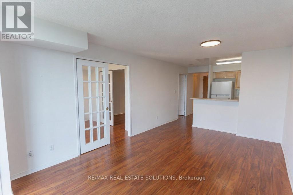 Photo 1 of 910 233 Beecroft Road, Toronto ON