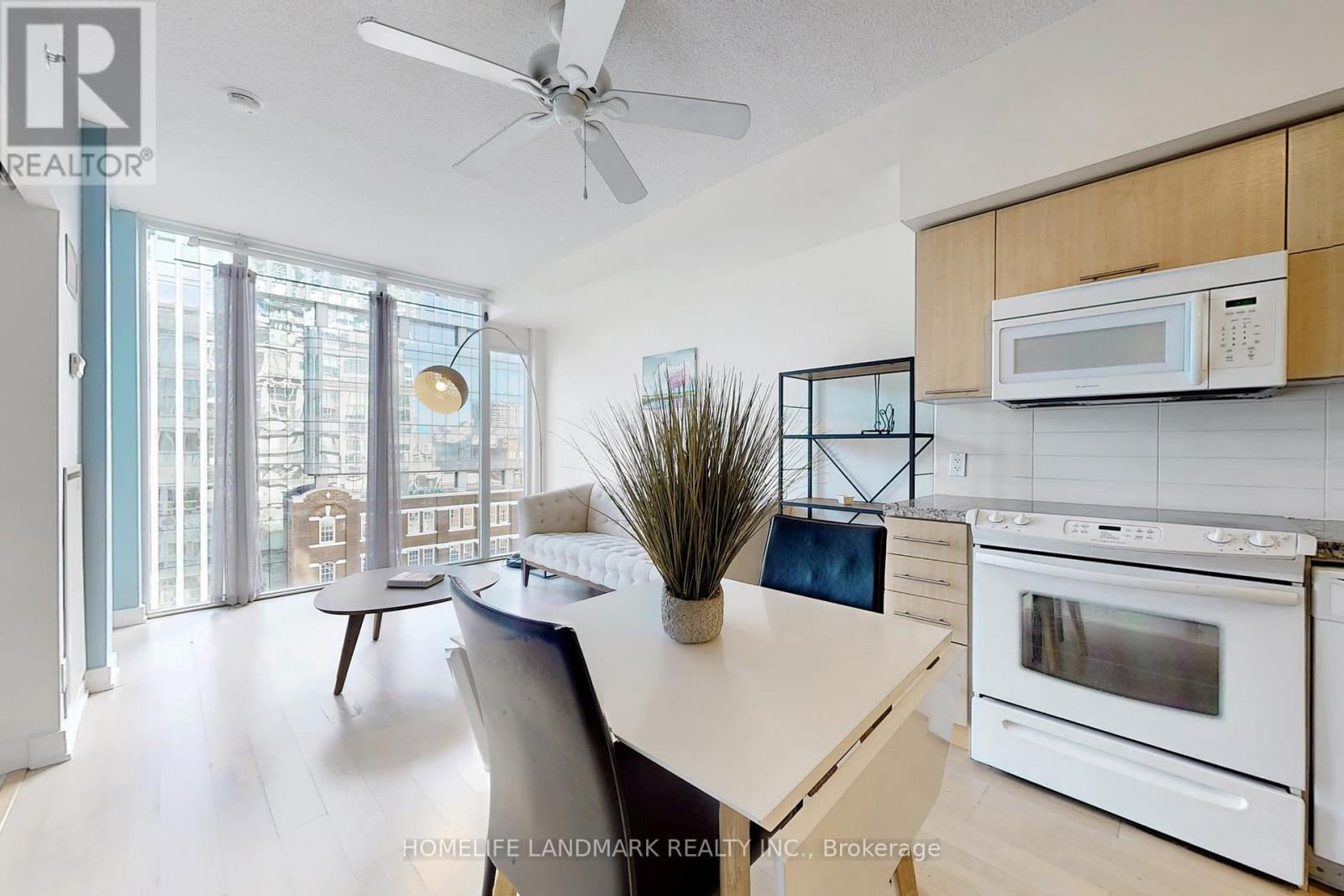 Photo 29 of 1001 21 Nelson Street, Toronto ON
