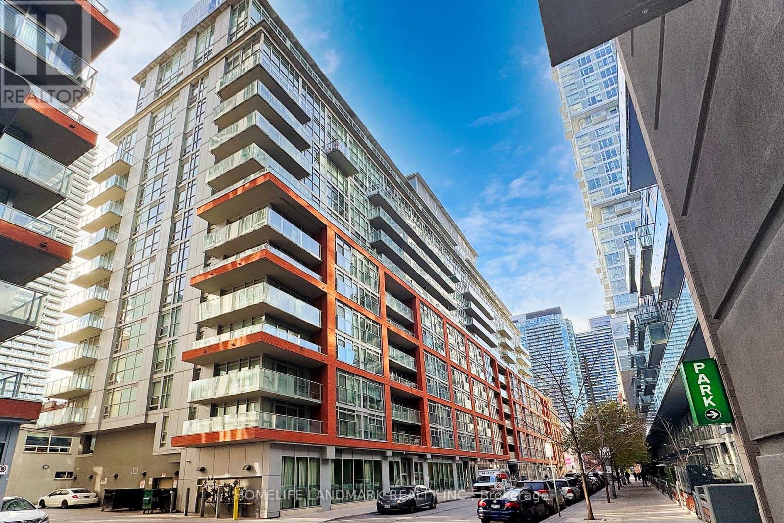 Photo 2 of 1001 21 Nelson Street, Toronto ON