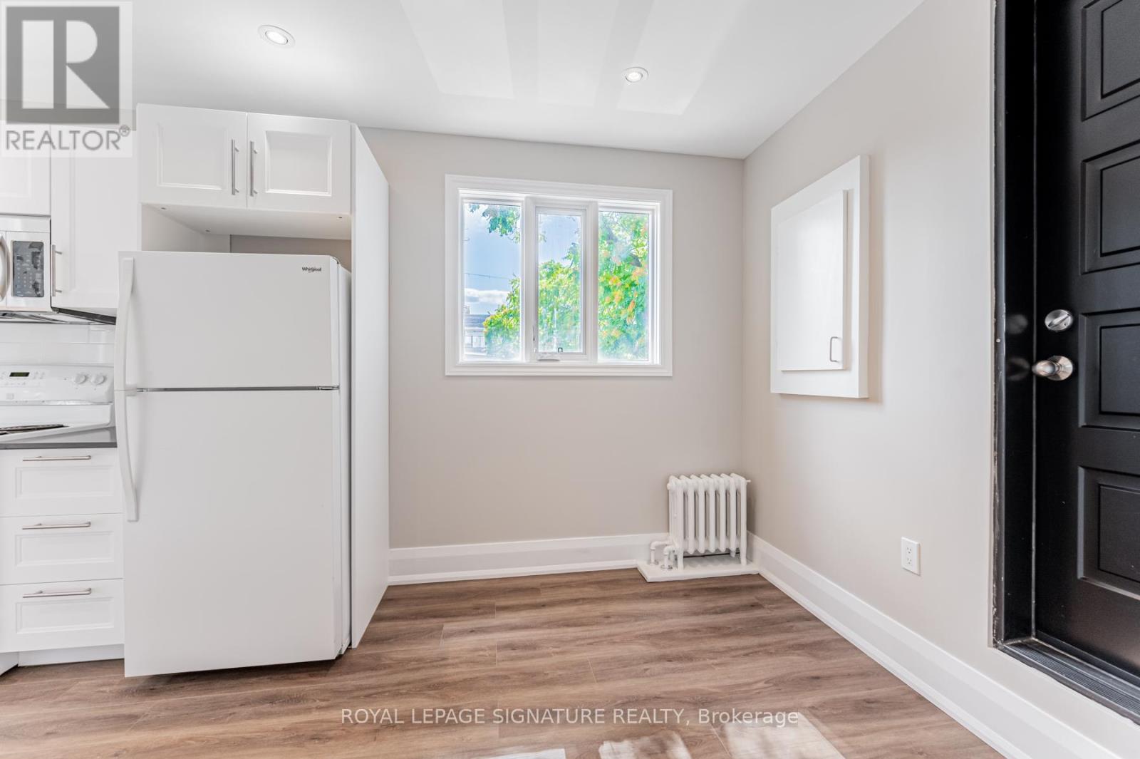 Photo 20 of 2 A 382 Palmerston Boulevard, Toronto ON