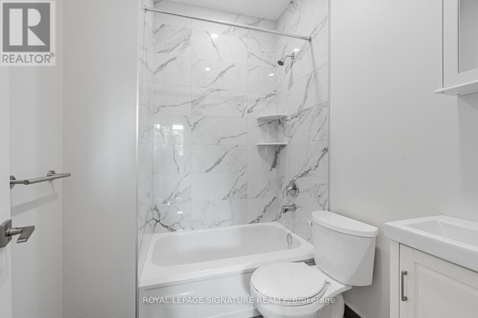 Photo 1 of 2 A 382 Palmerston Boulevard, Toronto ON