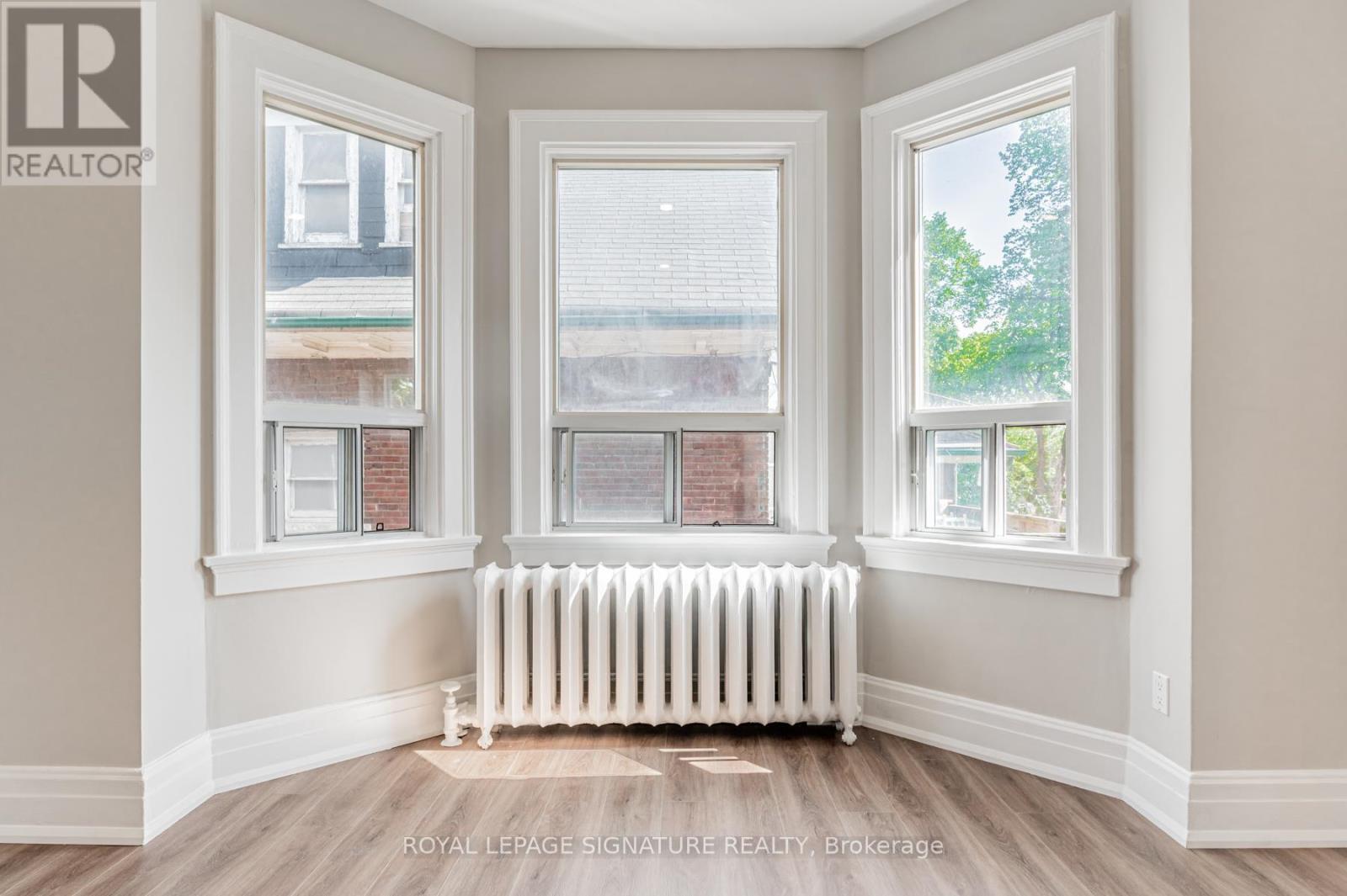 Photo 26 of 2 A 382 Palmerston Boulevard, Toronto ON