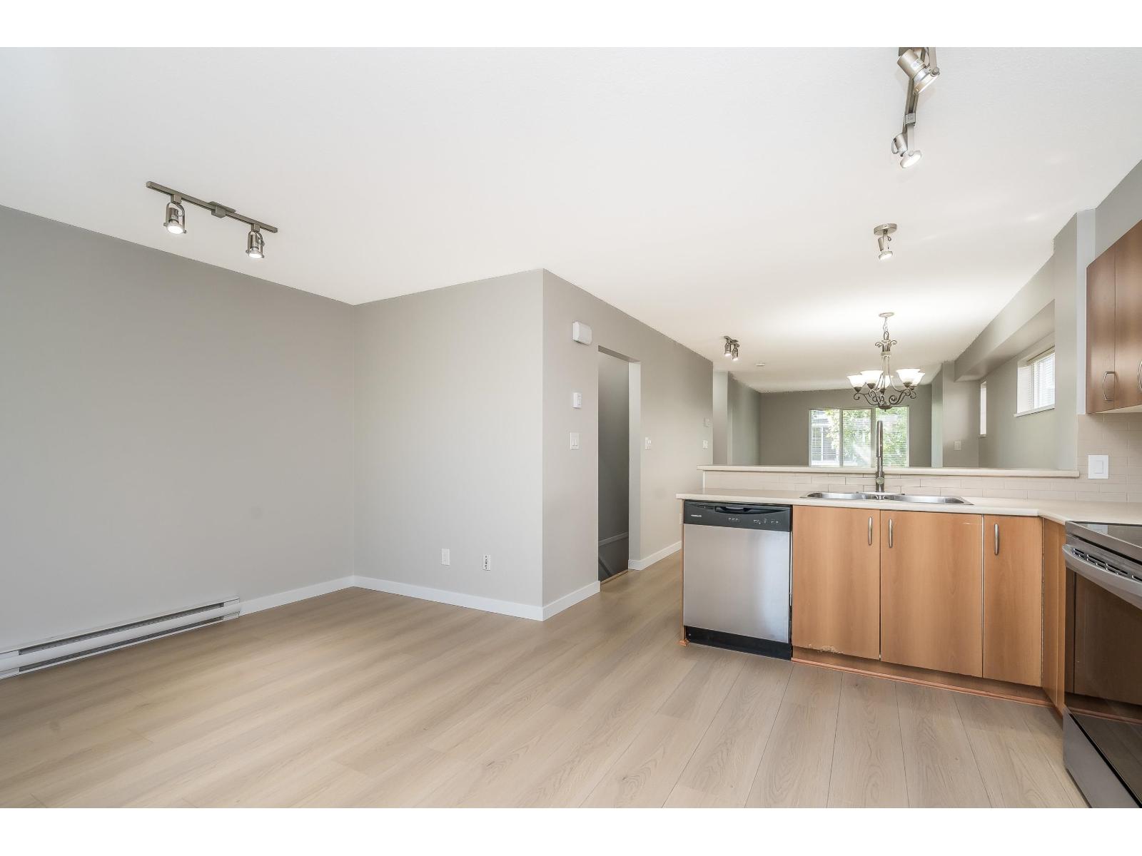 Photo 6 of 66 15155 62 A Avenue, Surrey BC