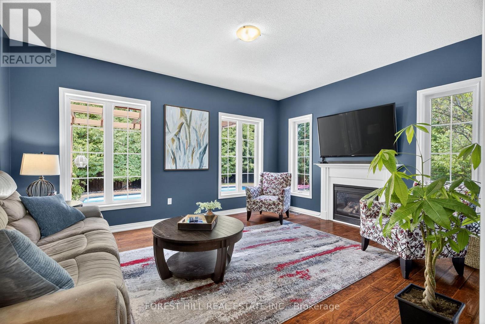 Photo 10 of 24 Vesna Court, Clarington ON