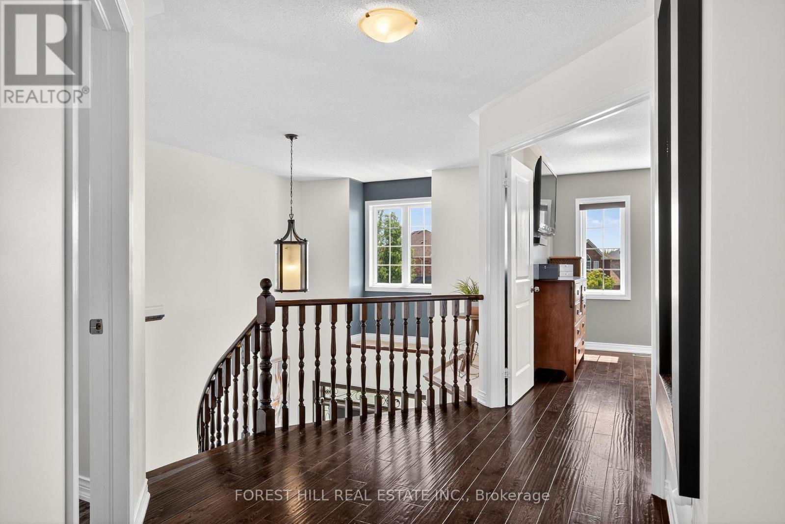 Photo 13 of 24 Vesna Court, Clarington ON