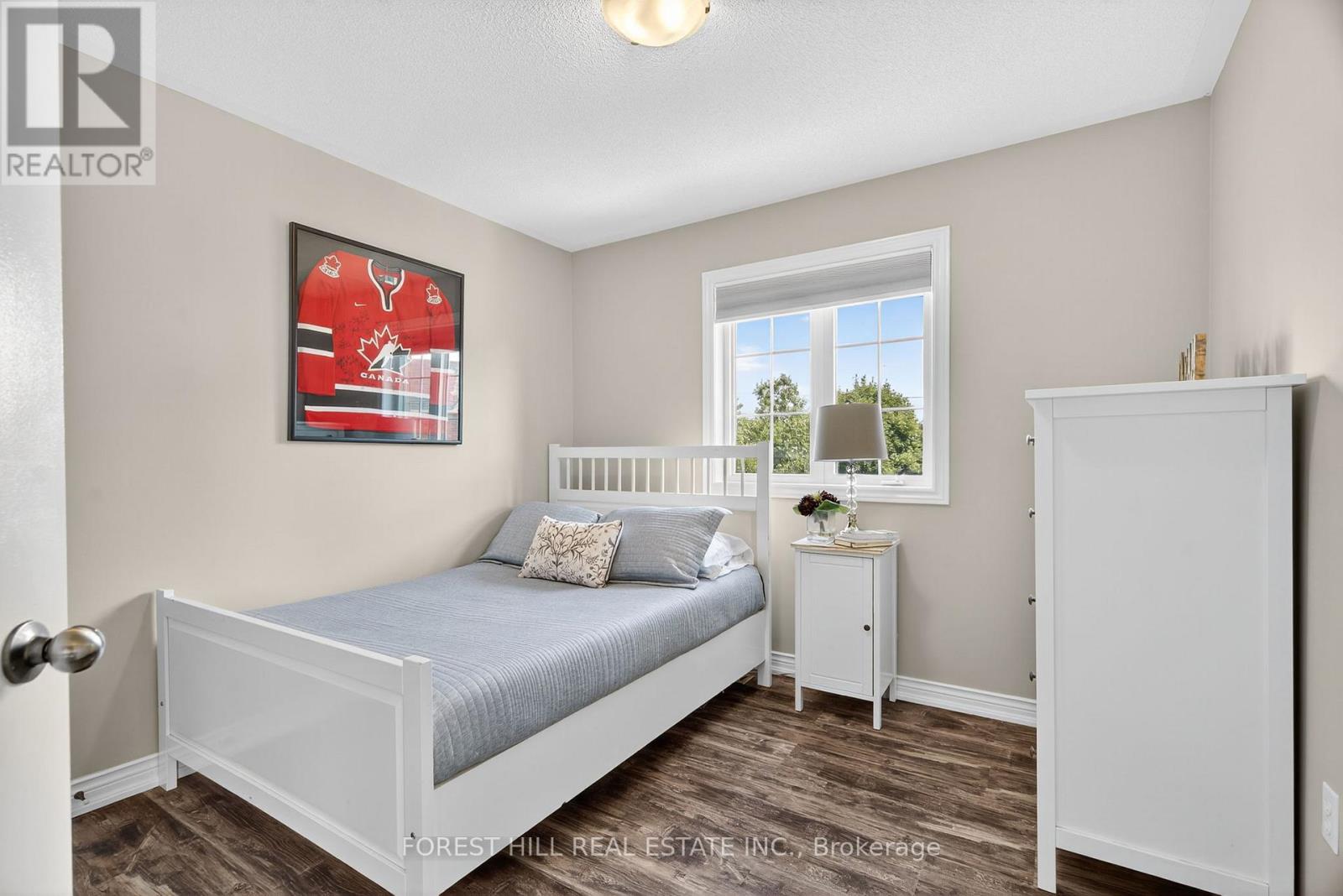 Photo 18 of 24 Vesna Court, Clarington ON