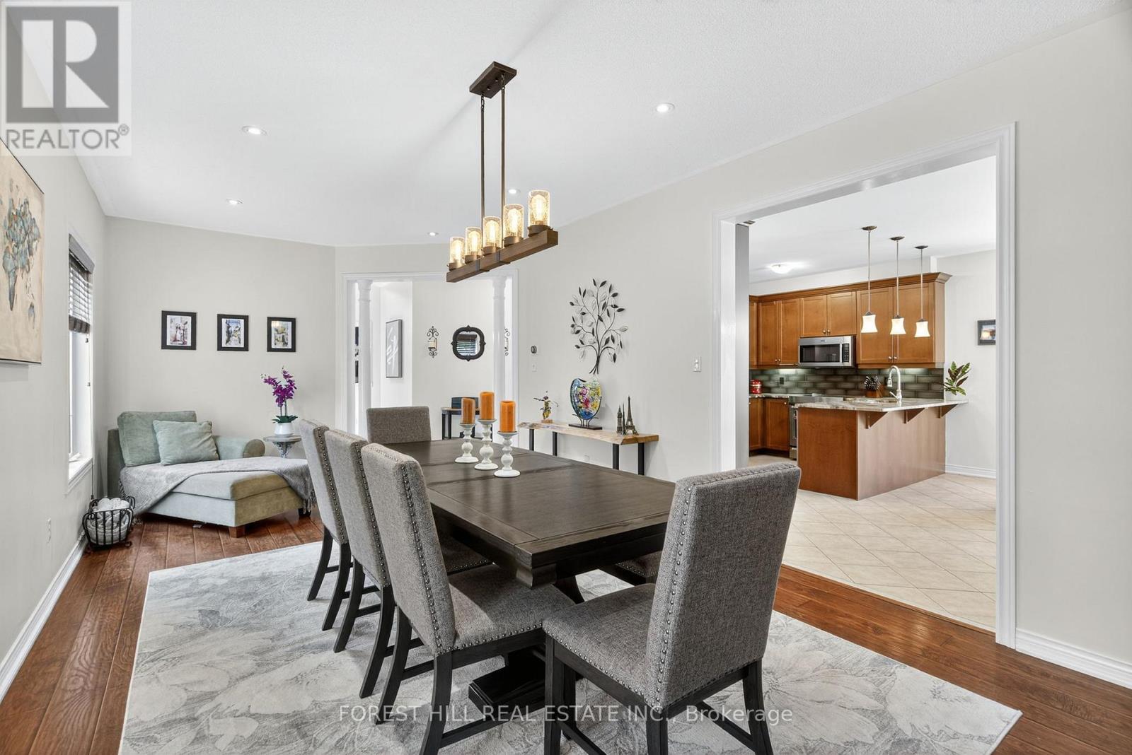 Photo 7 of 24 Vesna Court, Clarington ON